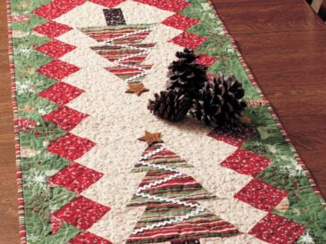 Table Tinsel Table Runner Quilt Free Pattern