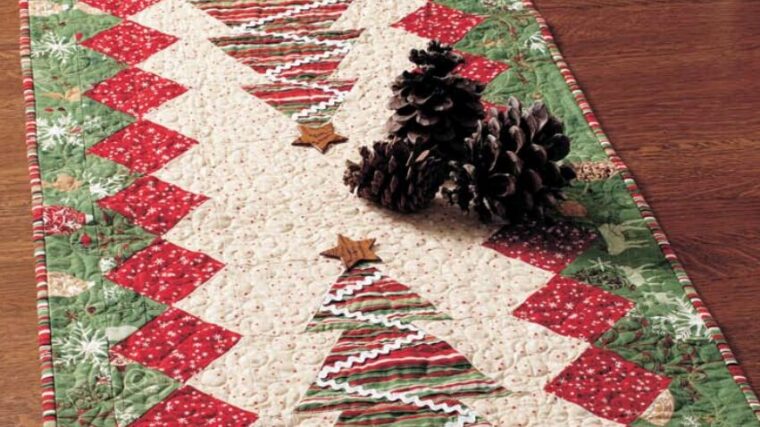 Table Tinsel Table Runner Quilt Free Pattern