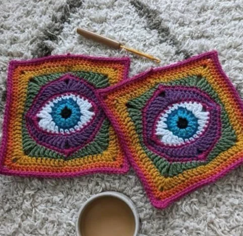 Crochet Evil Eye Granny Square Pattern – Free Tutorial